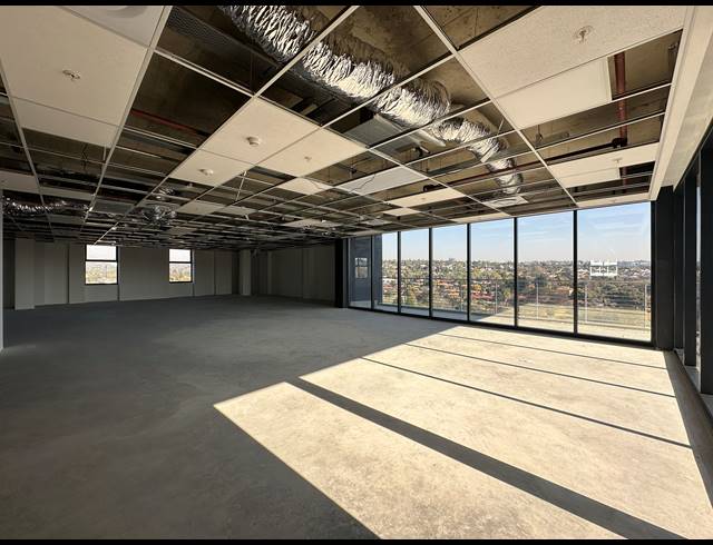 883M² OFFICE TO LET IN GLENADRIENNE